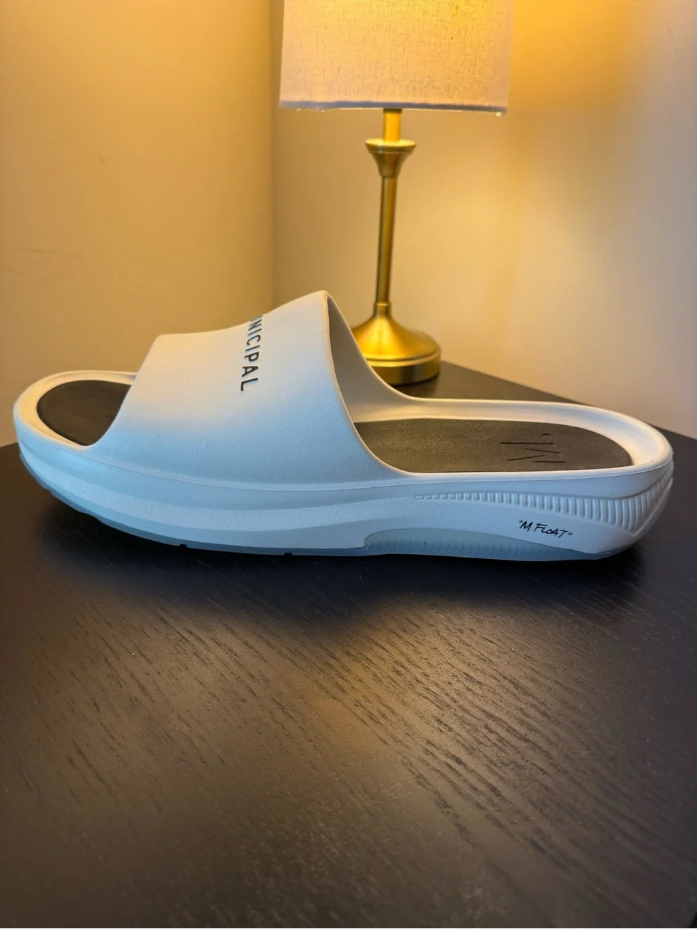 Municipal Podium Slides - Men’s - Size 15 - Natural Color - Like New w/Bag